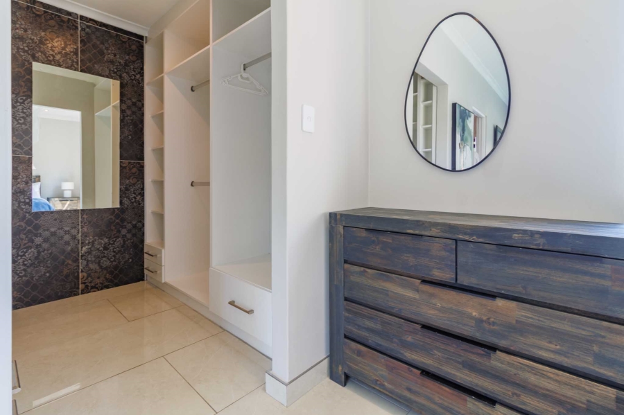 4 Bedroom Property for Sale in Flamingo Vlei Western Cape